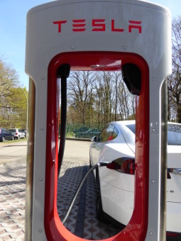 Supercharger Tesla Hamburg