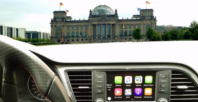 iCar Apple Berlin Reichstag
