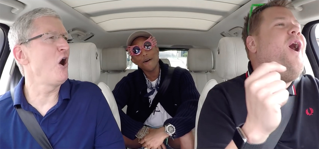 Tim Cook mit James Cordon beim Carpool Karaoke