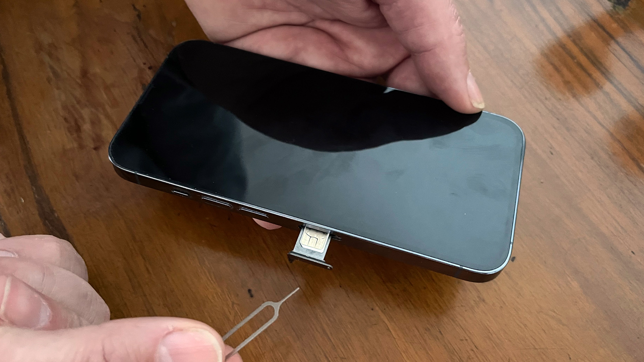 SIM-Karte im iPhone 14